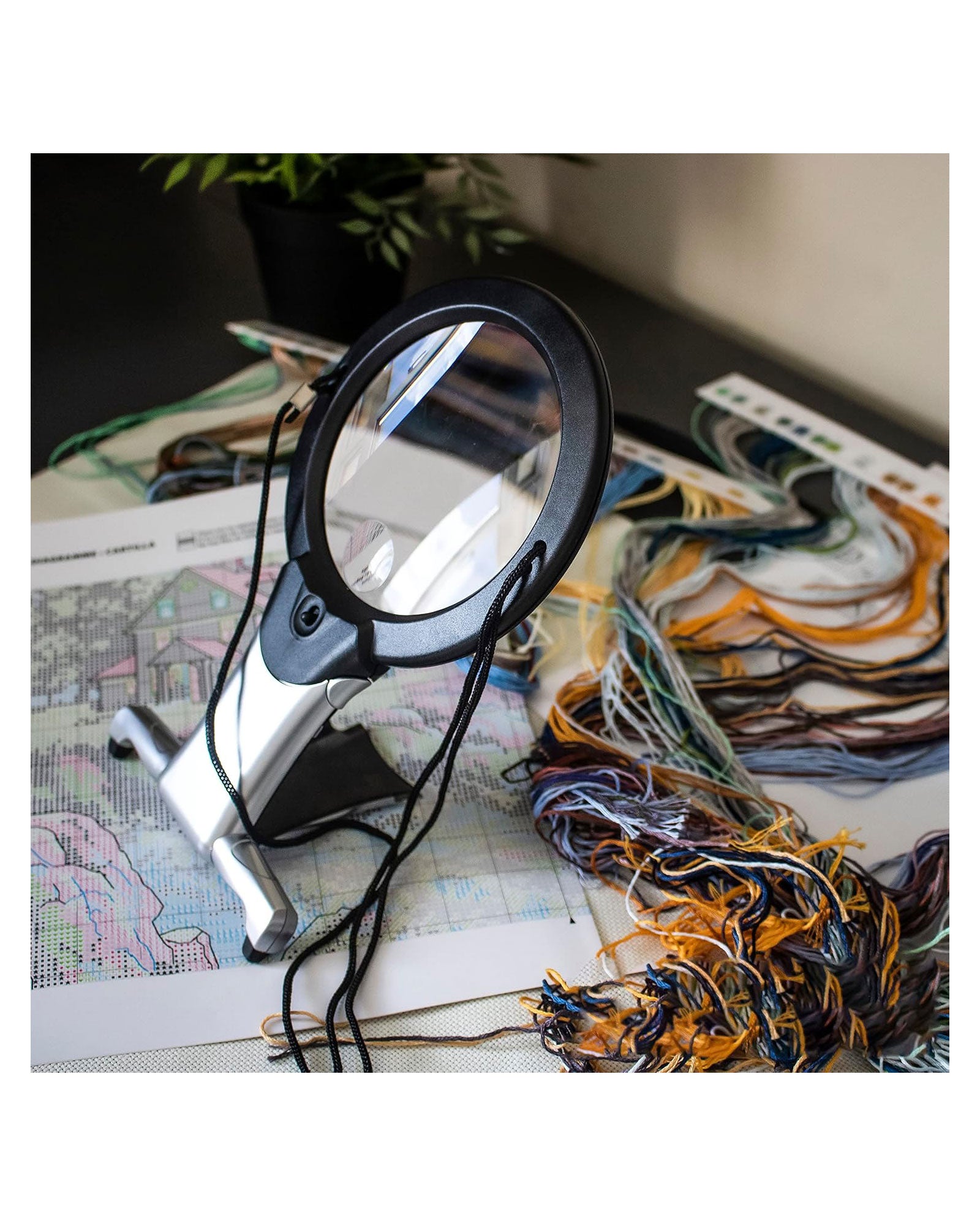 LED Illuminated Magnifier